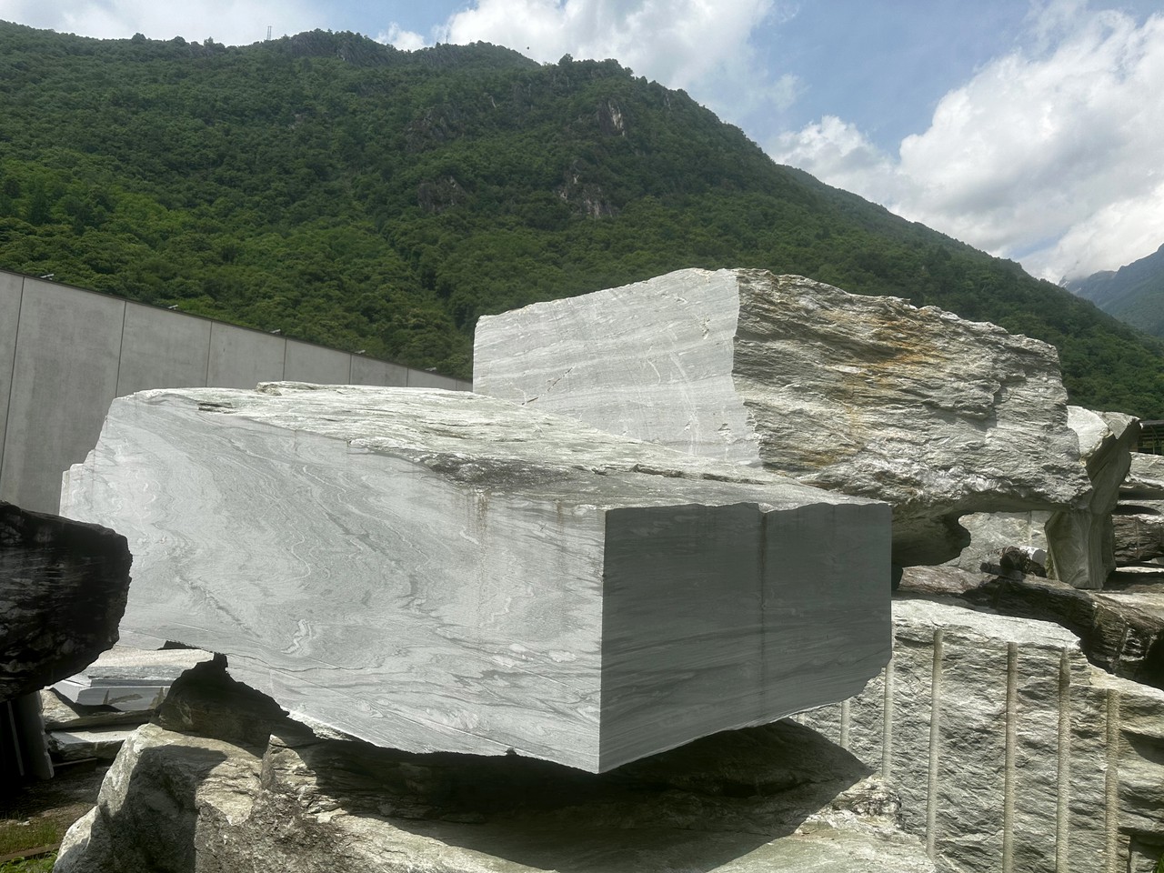 Office Building, Stampfenbachstrasse Natural Stone Facade Zurich, Switzerland
